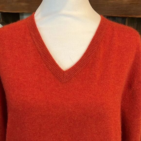 Club Room Rust Red-Orange Estate Cashmere V-Neck Sweater, M - Picture 2 of 7
